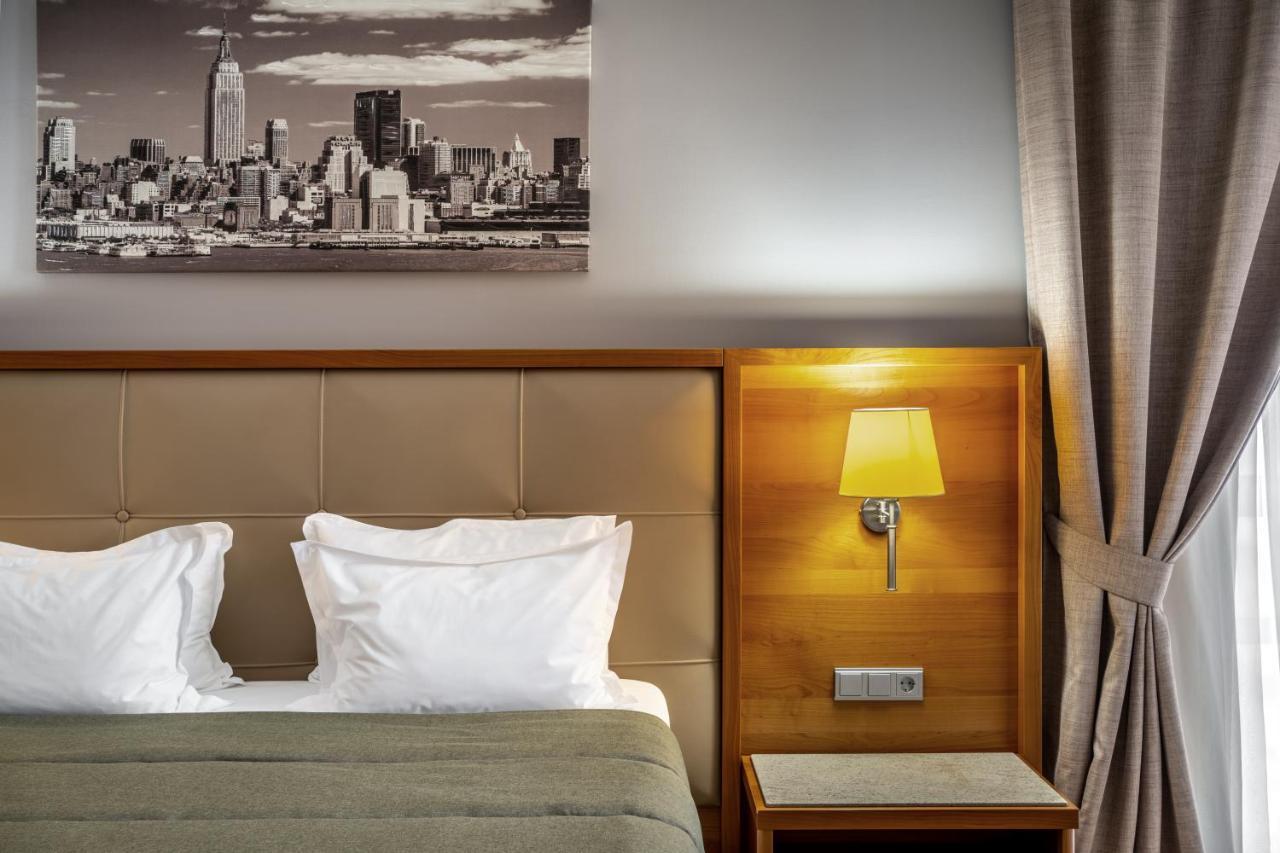 Cityhotel Kiev Bagian luar foto