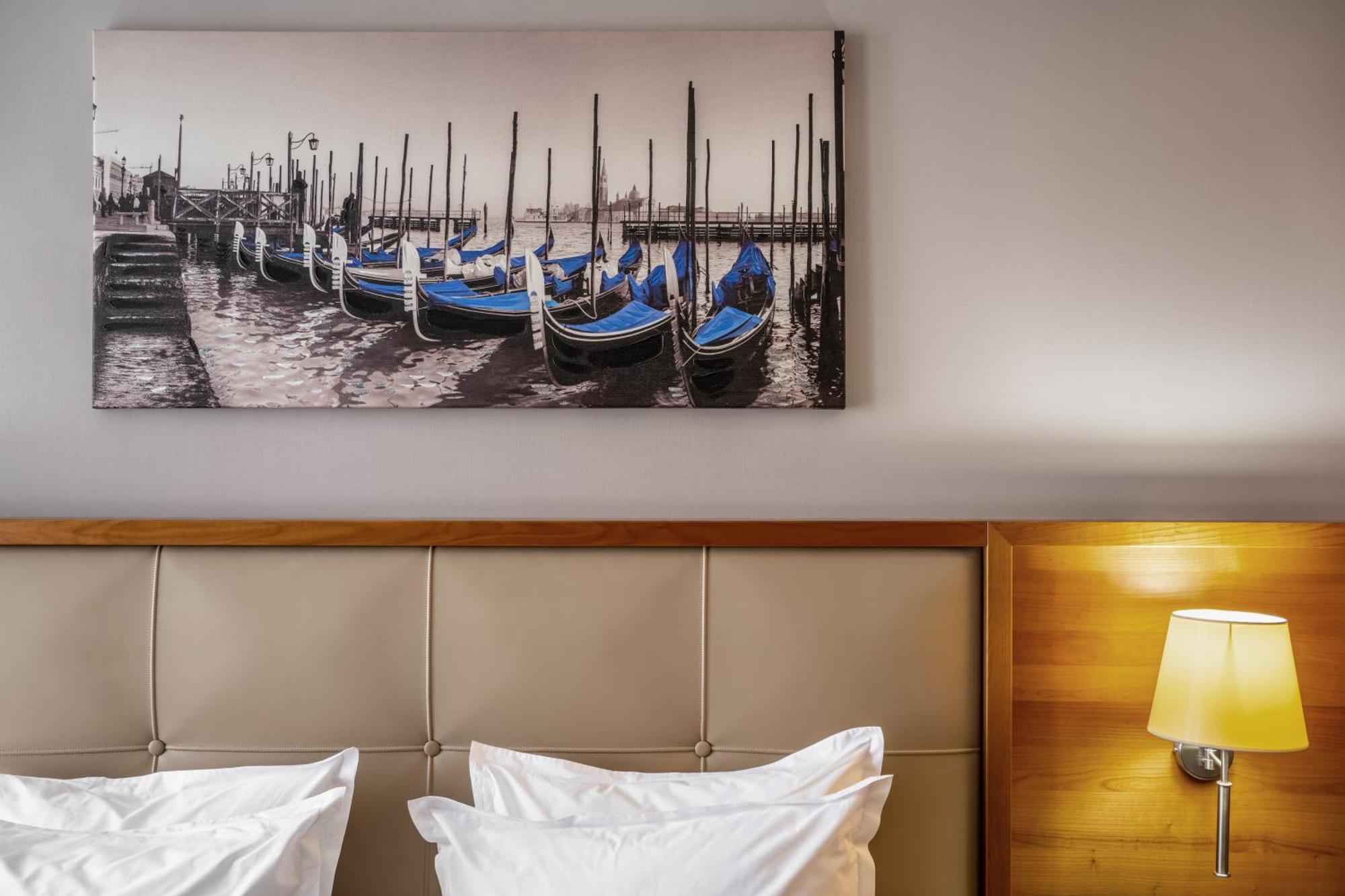 Cityhotel Kiev Ruang foto